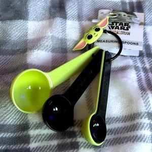 Baby Yoda Mandalorian Measuring Spoons Tablespoon Teaspoon NWT